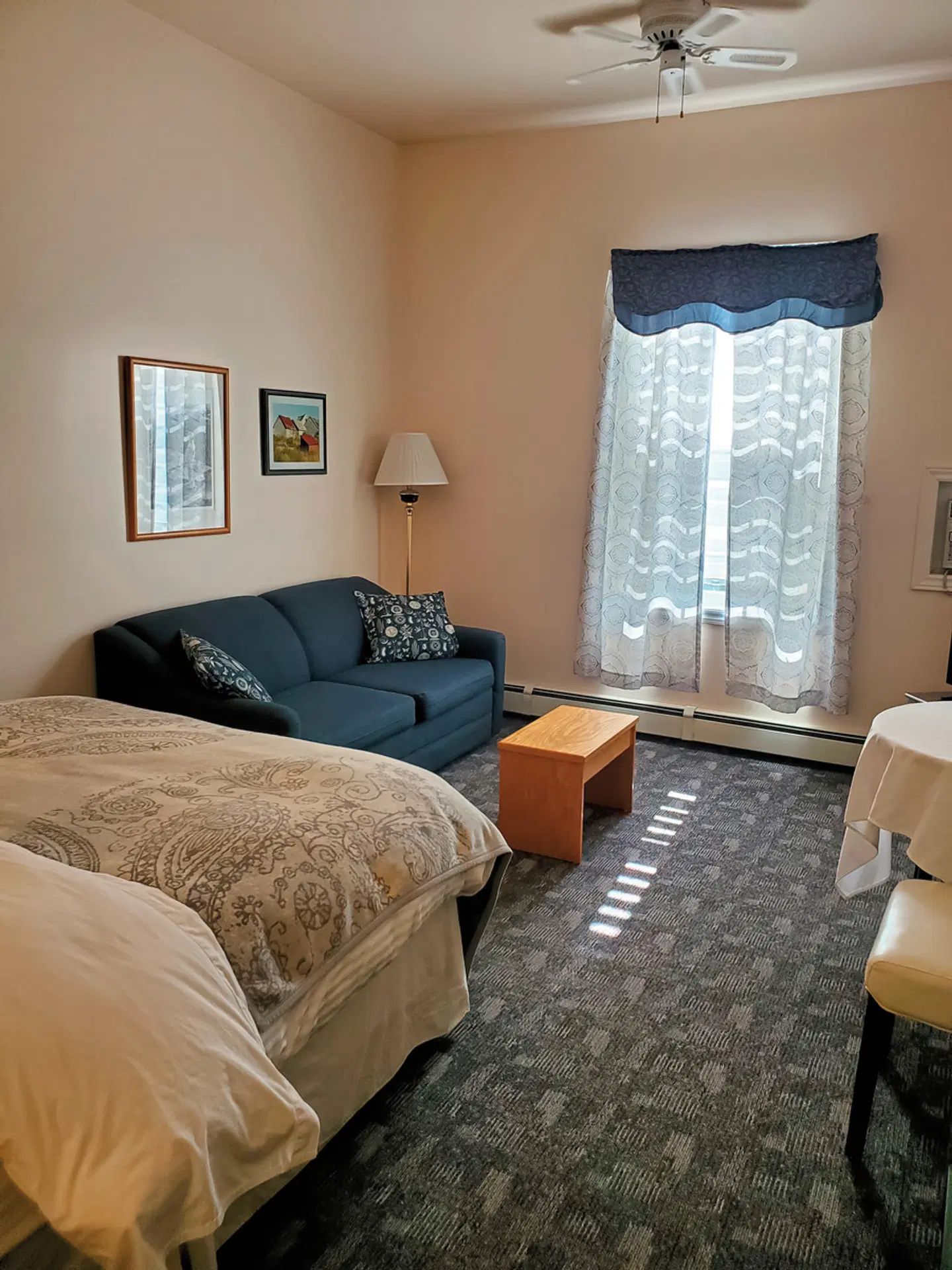 Castle Rock Country Inn ROOM_EXAMPLE