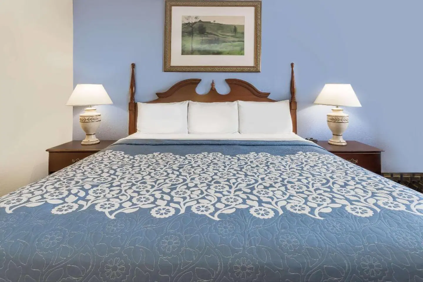 Days Inn by Wyndham Plymouth ROOM_EXAMPLE