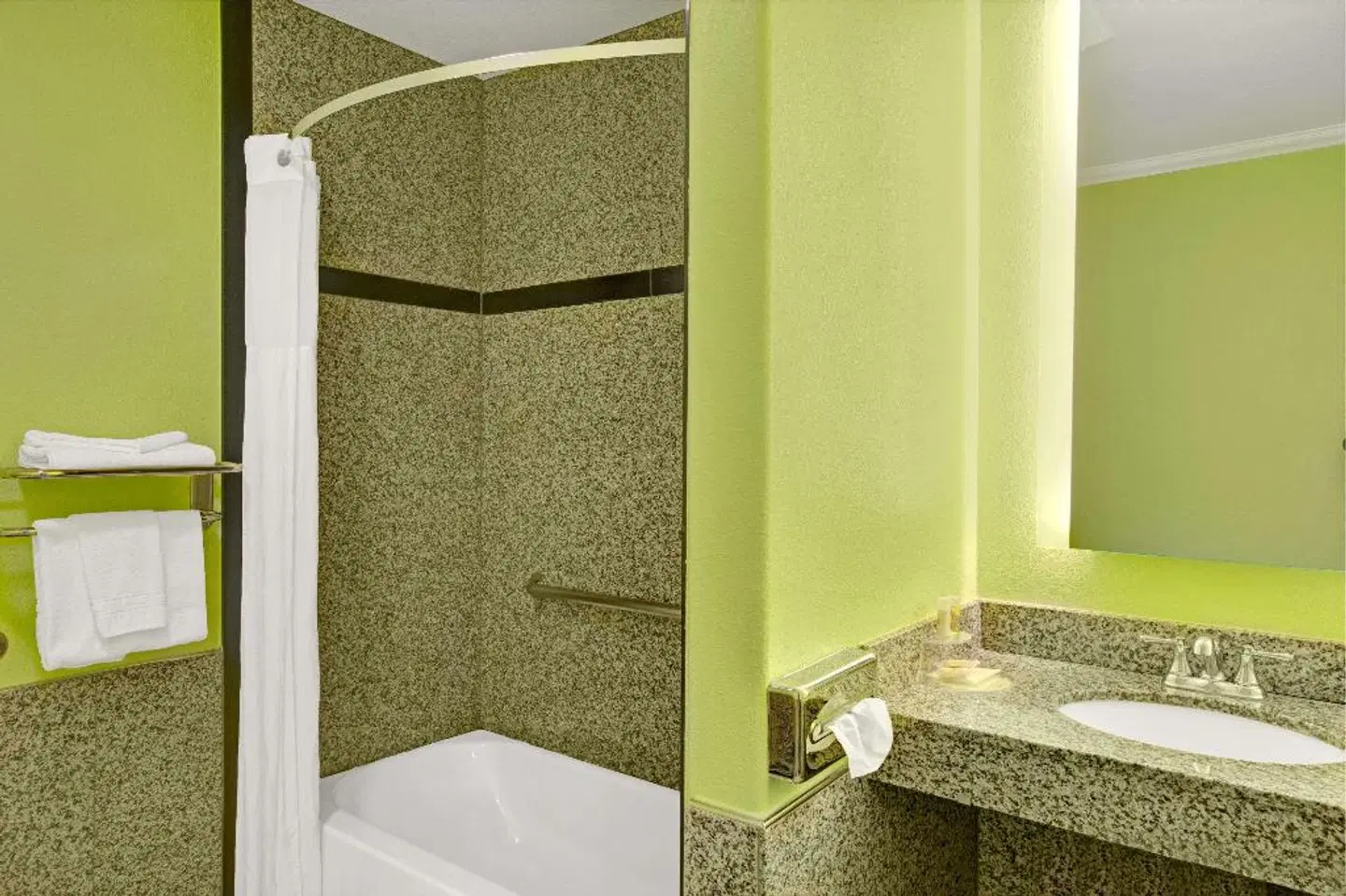 Days Inn by Wyndham San Francisco - Lombard Badezimmer