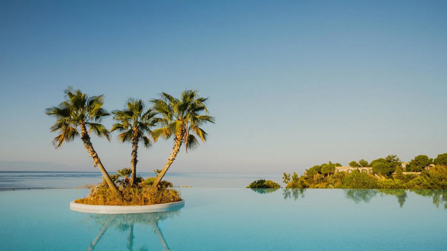 Club Marvy OUTDOOR_POOL