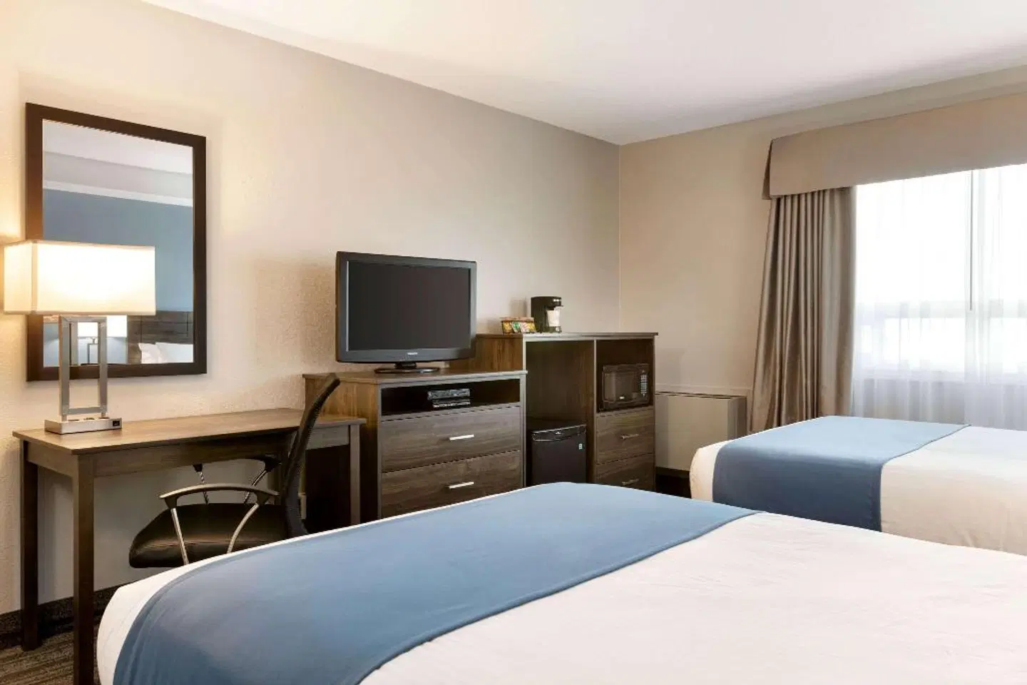 Travelodge Suites New Glasgow ROOM_EXAMPLE