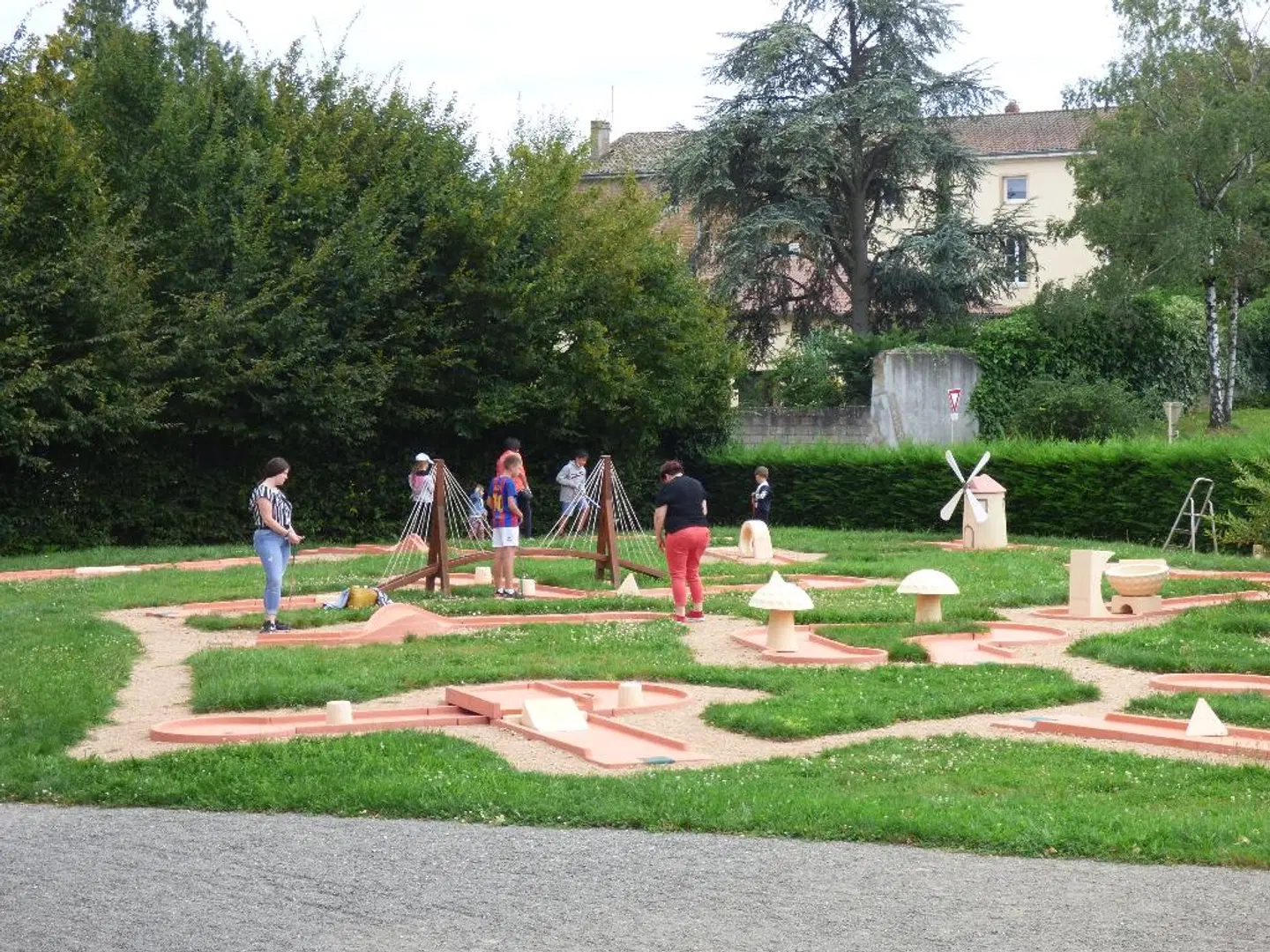 Akena Escatel SPORTS_AND_LEISURE