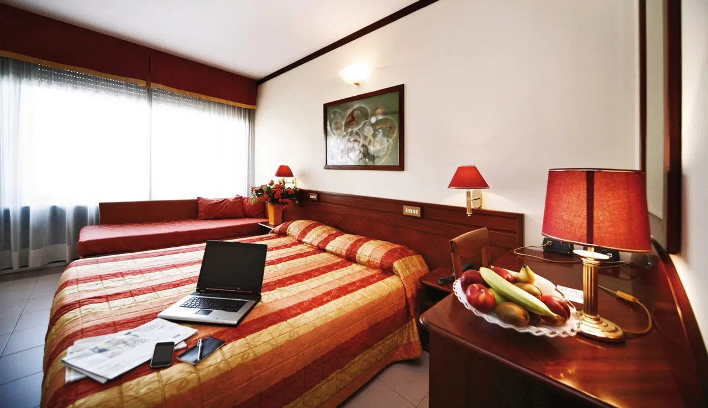 Club Hotel Dante ROOM_EXAMPLE