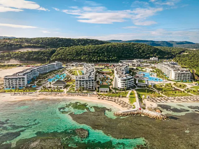 Ocean Eden Bay LANDSCAPE