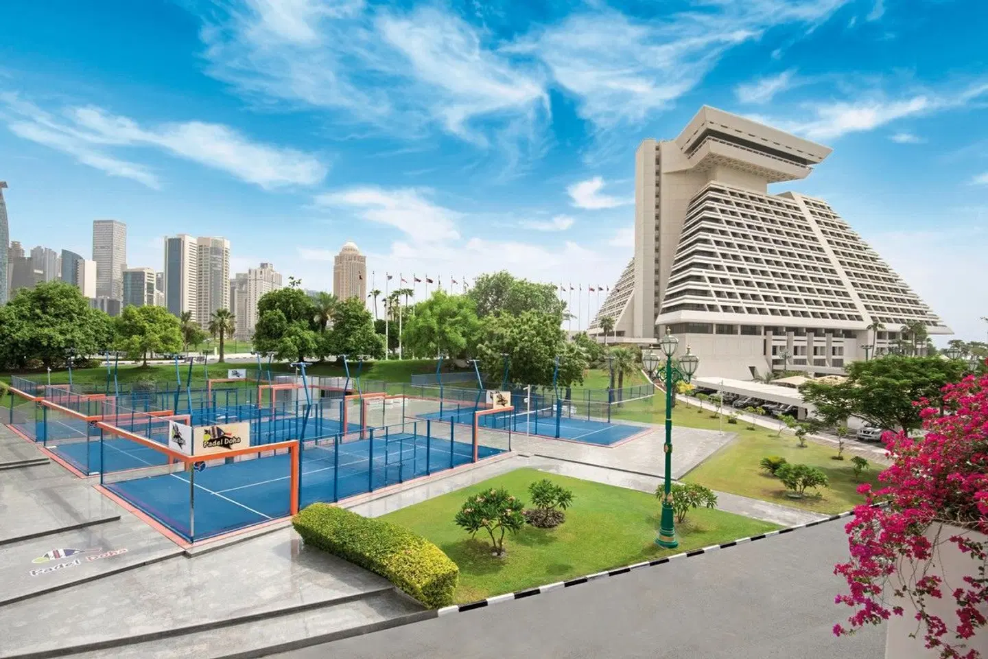 Sheraton Grand Doha Resort & Convention Hotel EXTERIOR