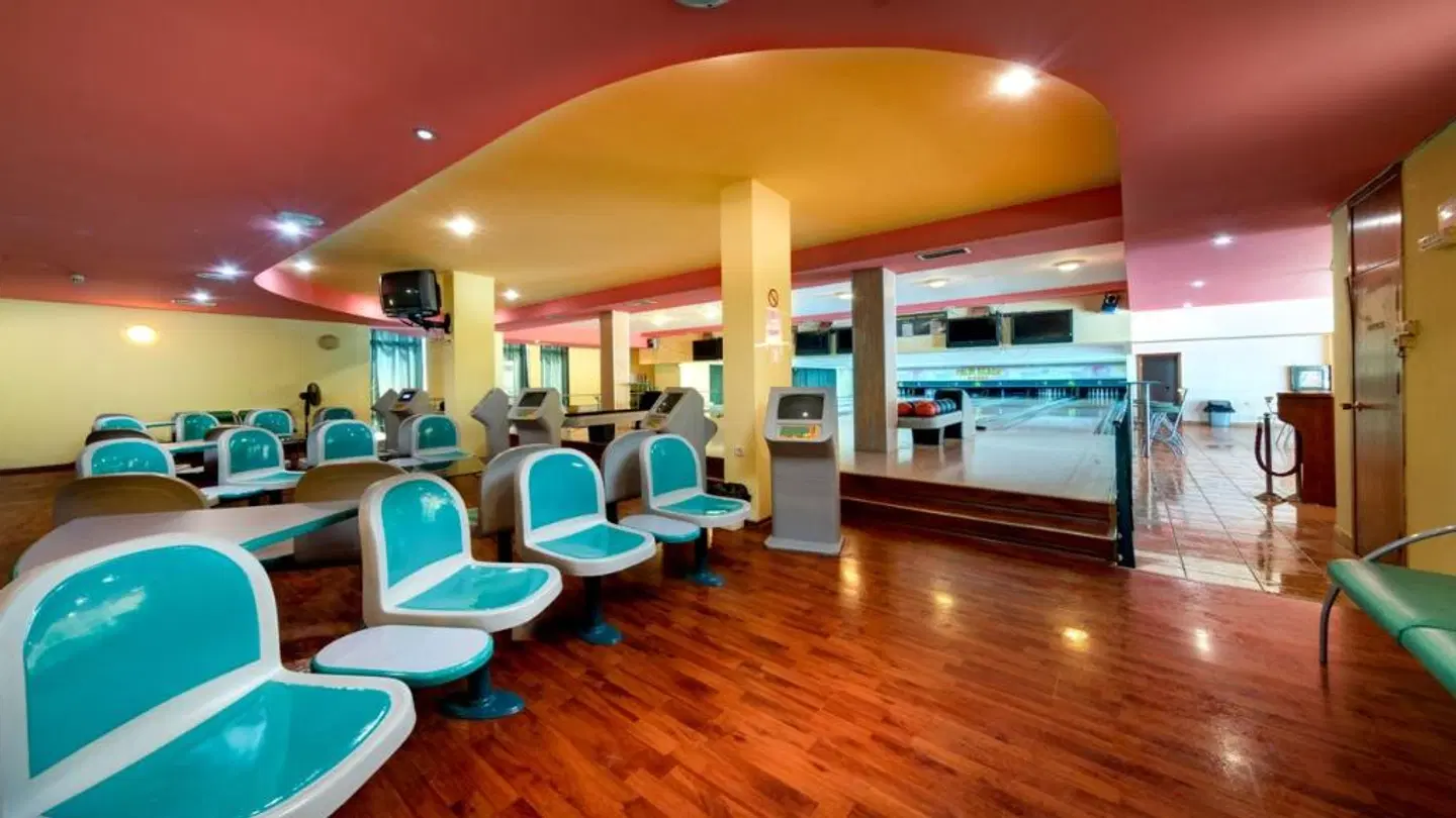 Palm Beach Hotel Bar