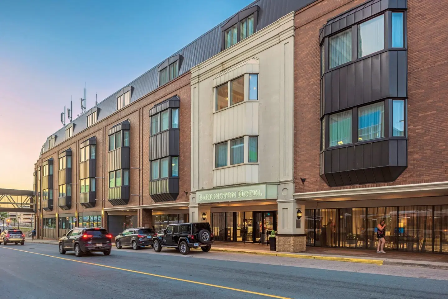 The Barrington Hotel EXTERIOR