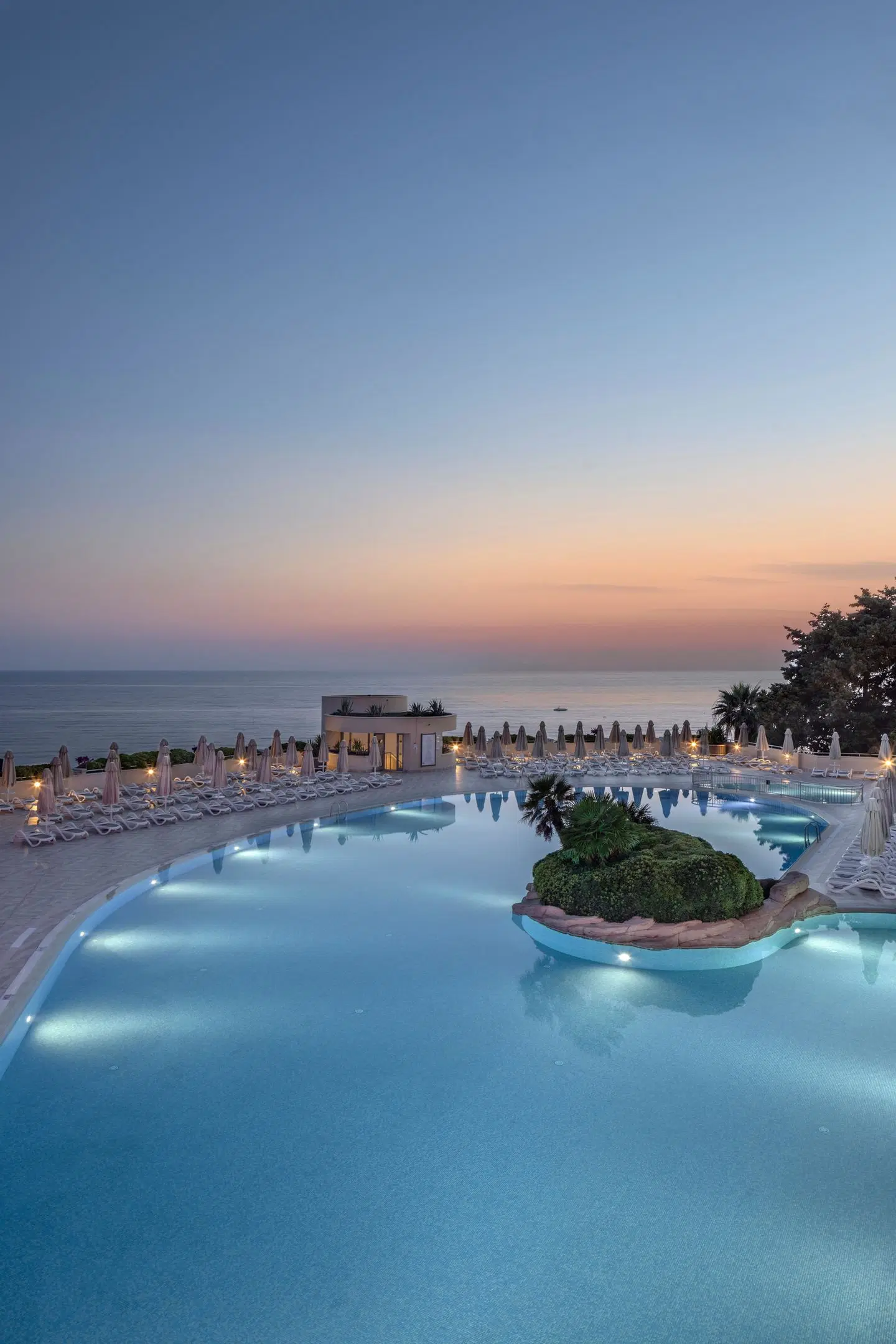 Melas Resort Hotel OUTDOOR_POOL