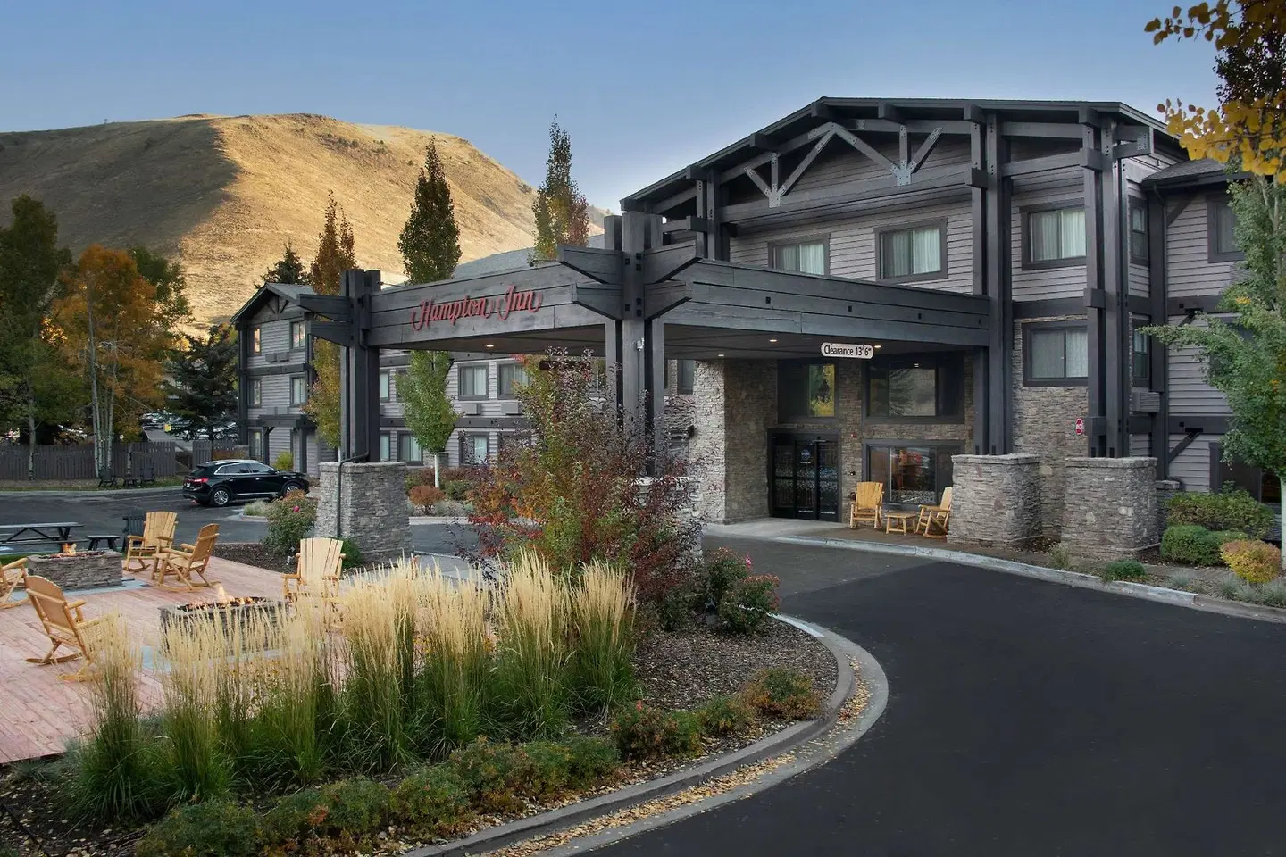 Hampton Inn Jackson Hole EXTERIOR