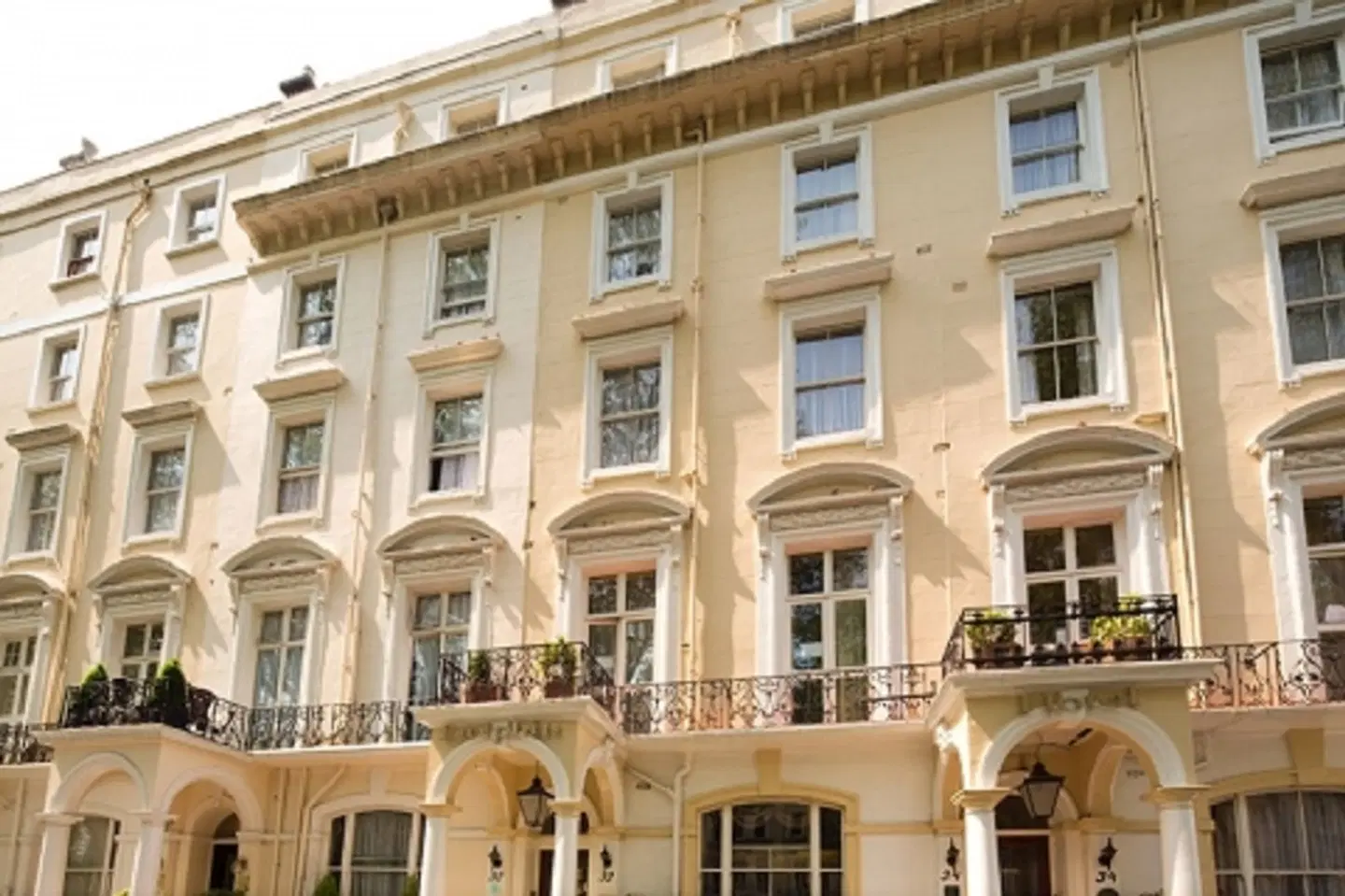 Dolphin Hotel EXTERIOR