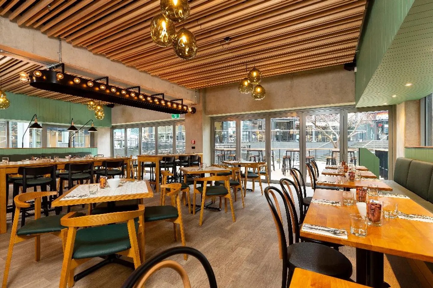 Waldorf Stadium Apartments Hotel Restaurant