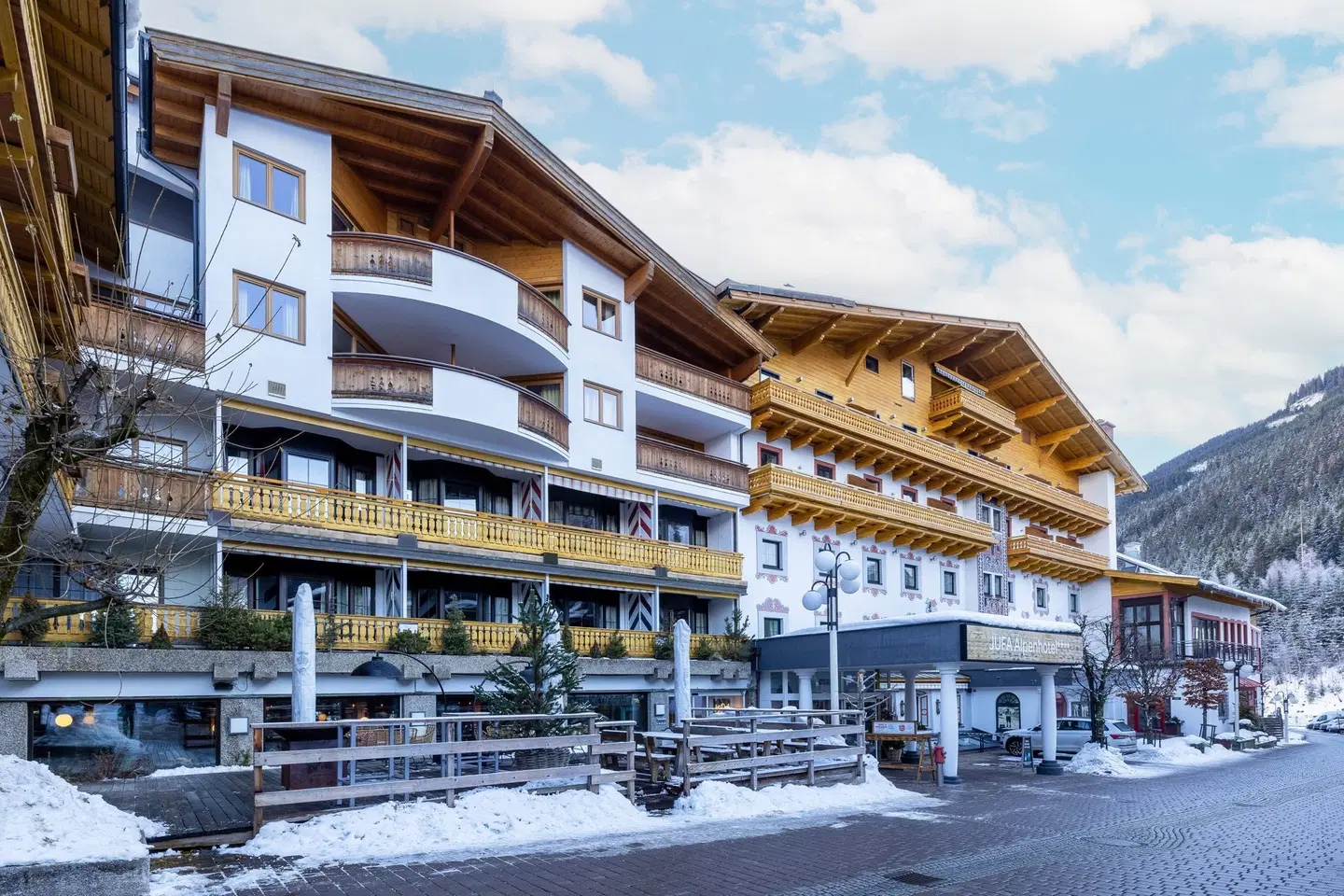 JUFA Alpenhotel EXTERIOR
