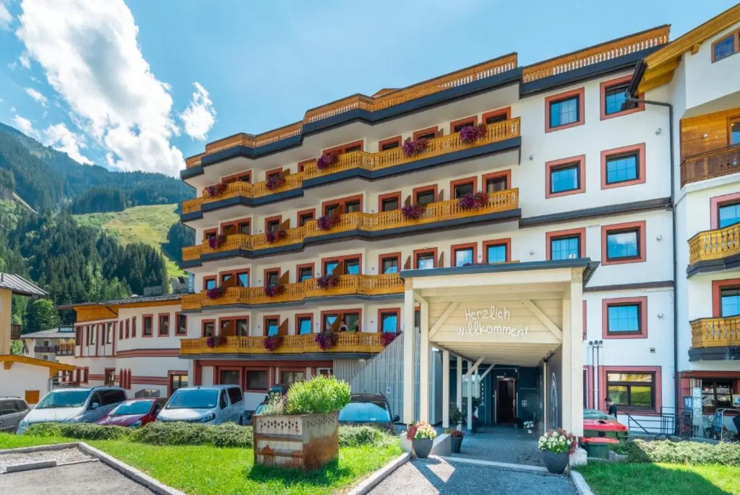 JUFA Alpenhotel EXTERIOR