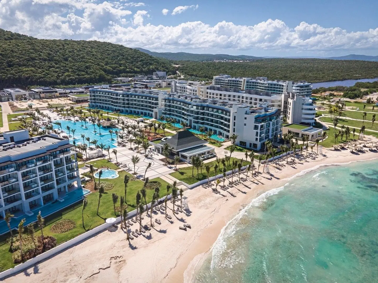 Ocean Eden Bay EXTERIOR