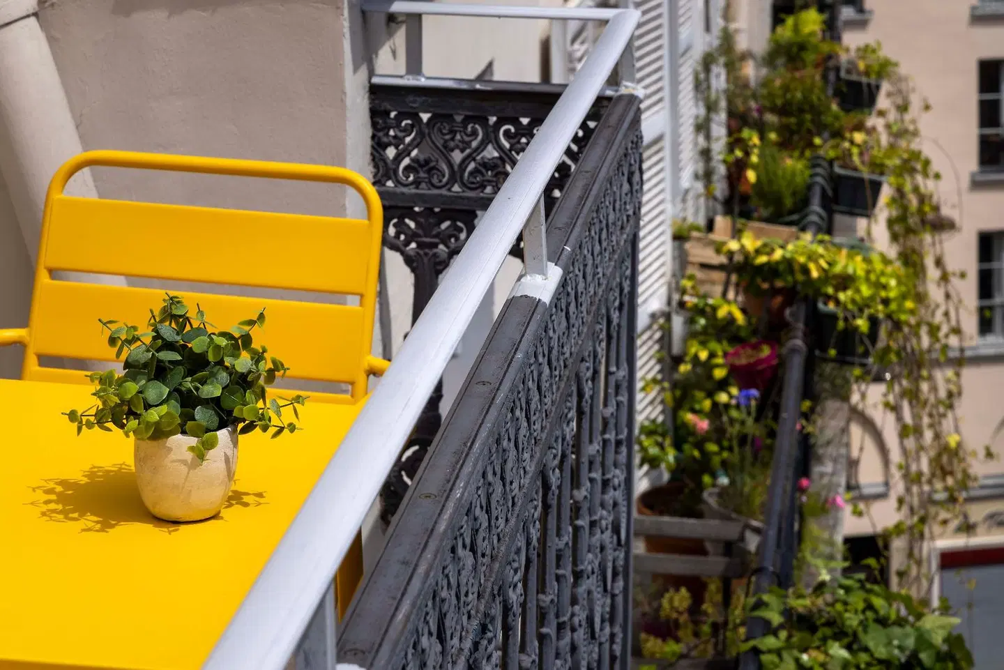 Regina Opera Hotel EXTERIOR