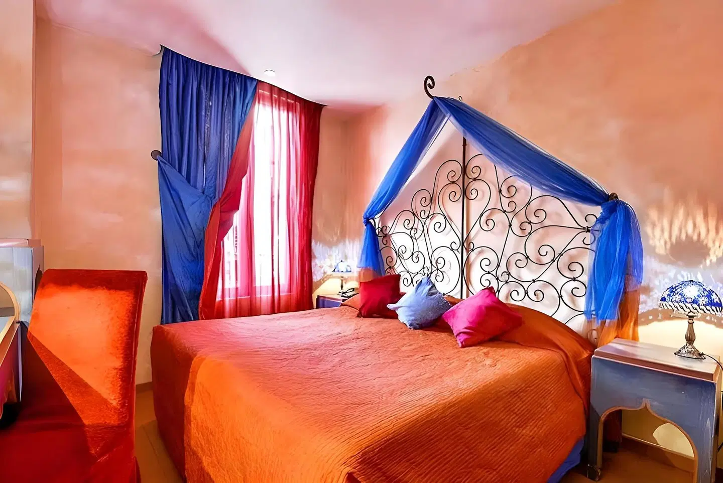 Trocadero ROOM_EXAMPLE