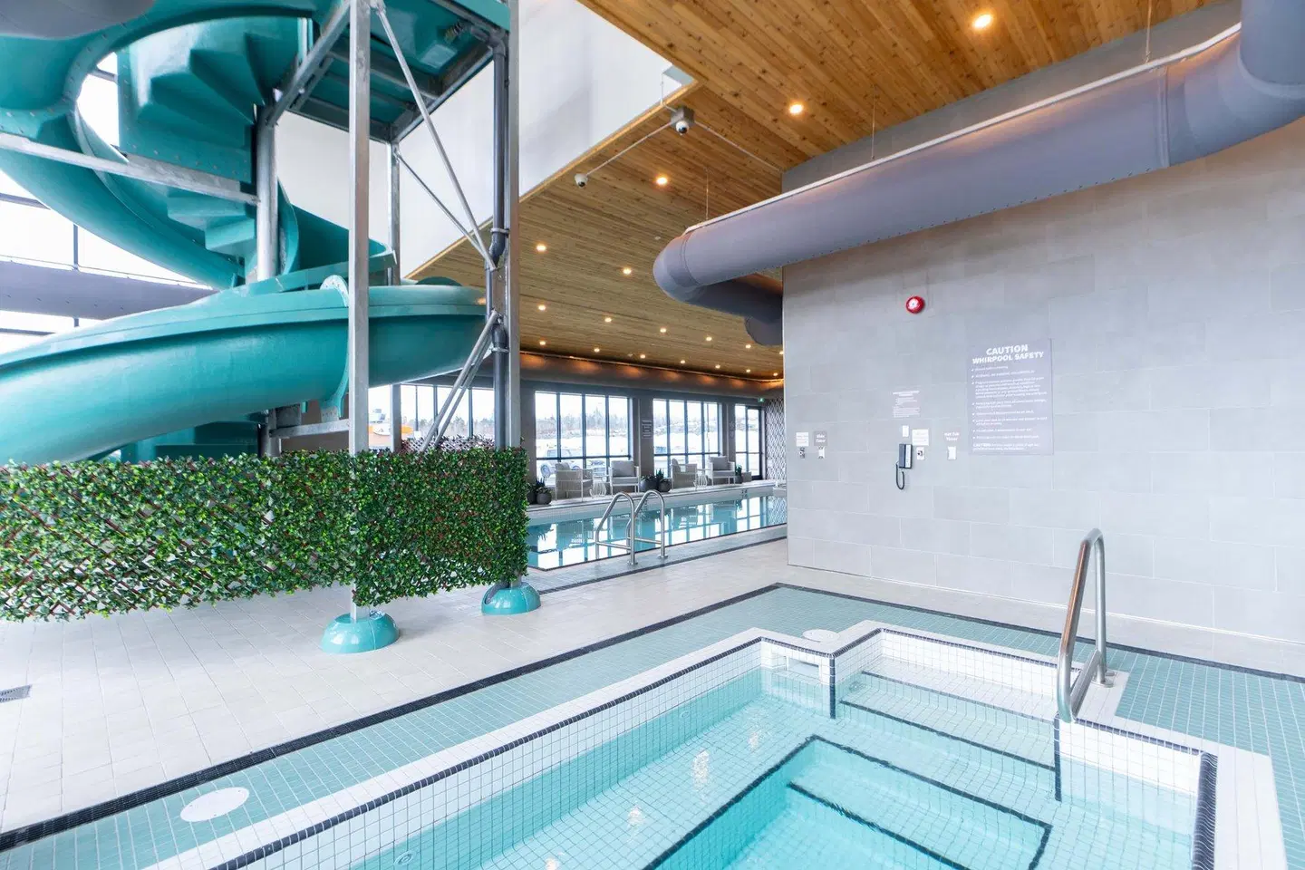 Sandman Signature Dartmouth Hotel & Suites Hallenbad