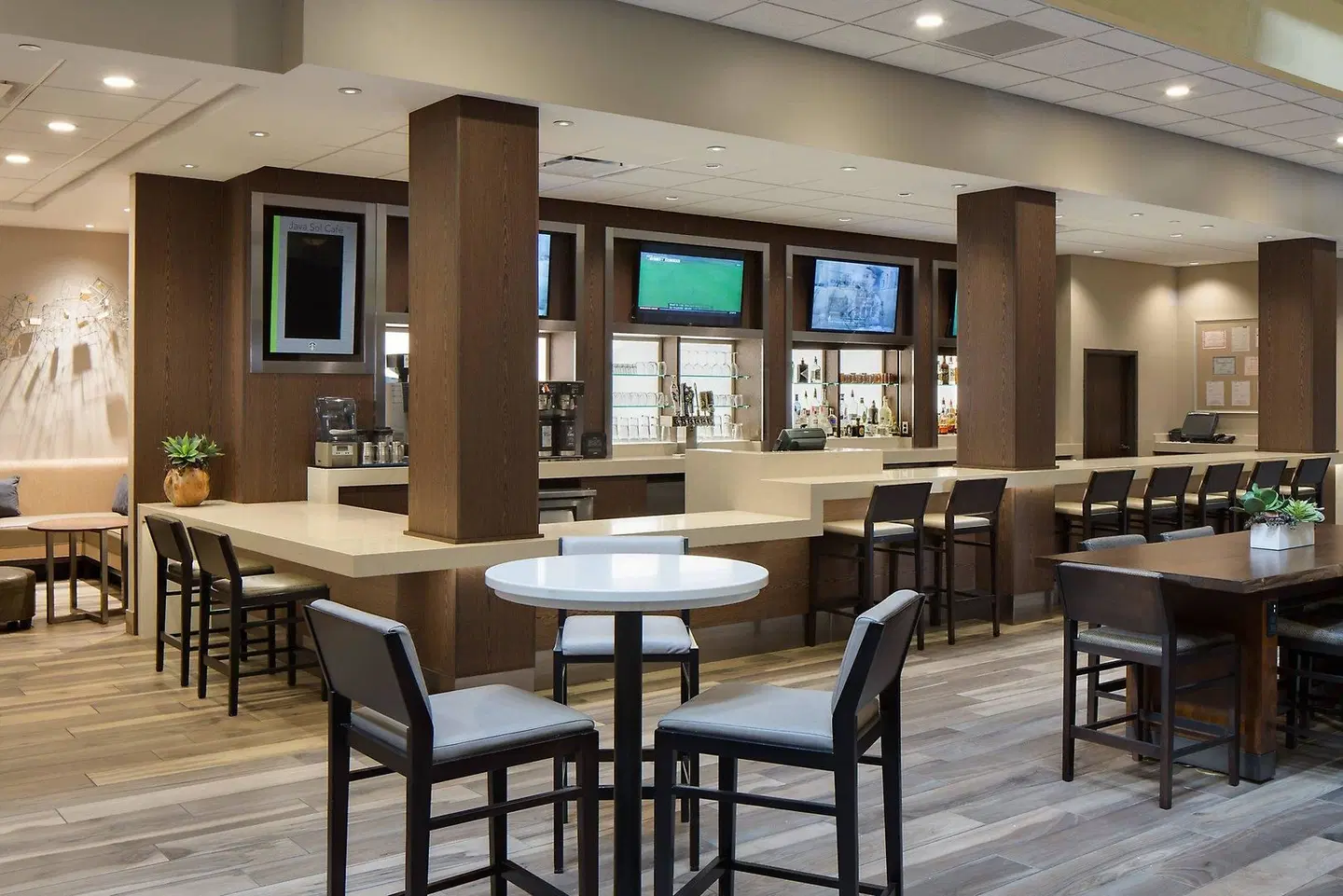 Albuquerque Marriott Pyramid North Bar