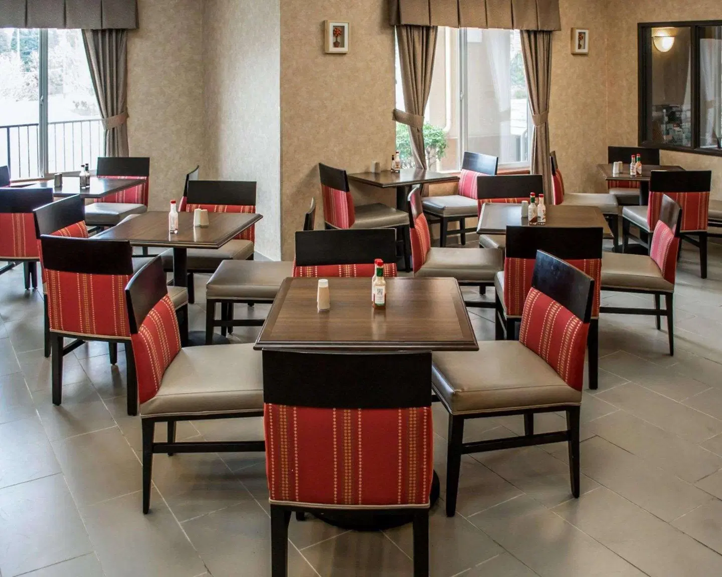 Comfort Suites Portland Southwest Restaurant