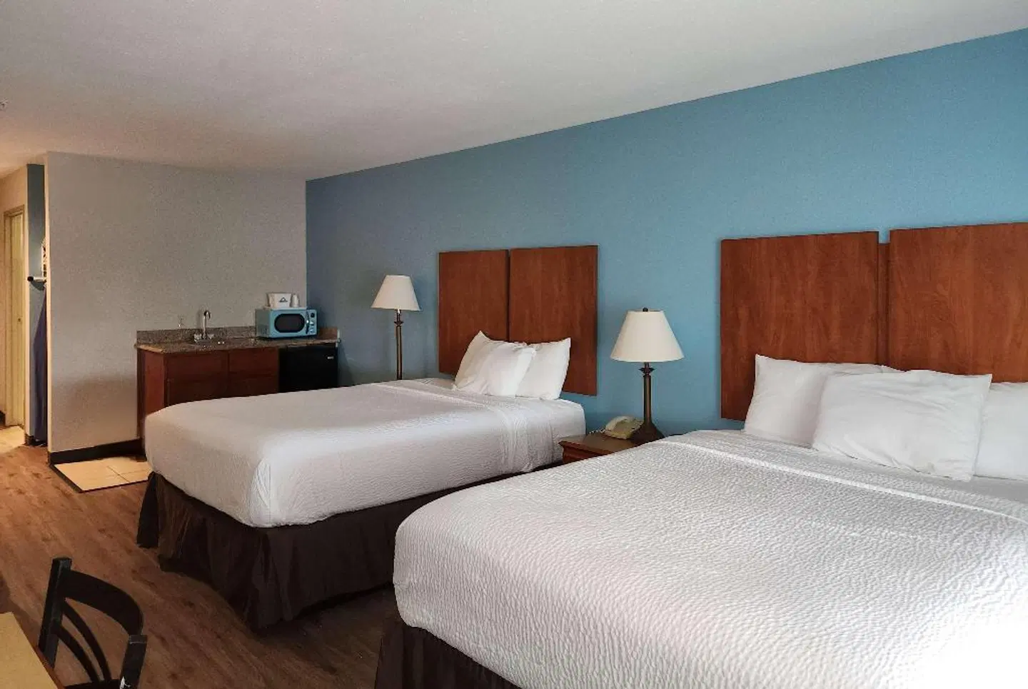 Days Inn & Suites by Wyndham Thibodaux ROOM_EXAMPLE