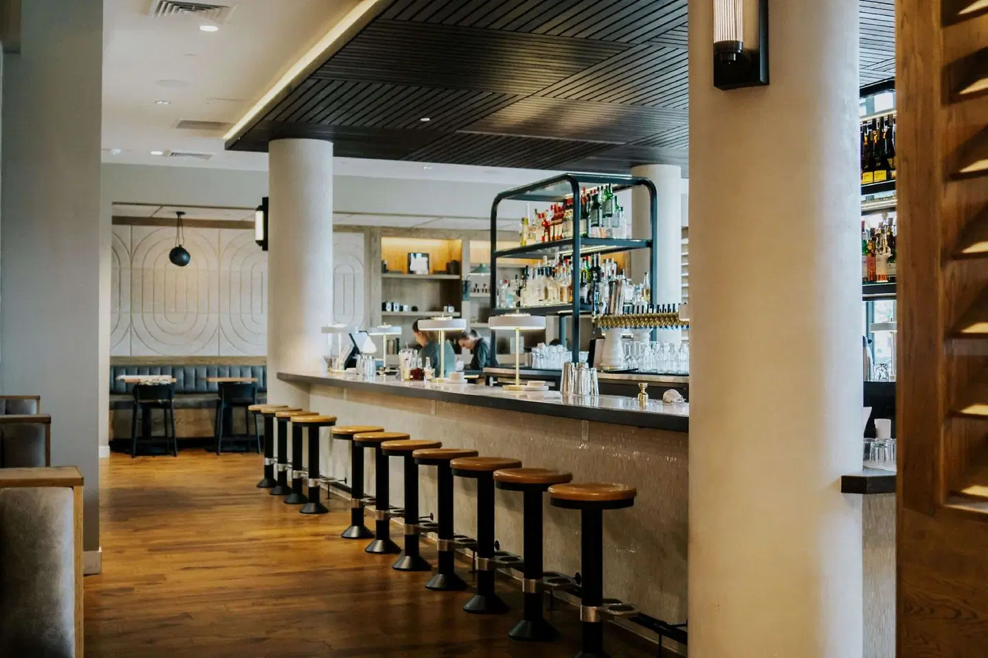 Holman Riverfront Park Hotel Salem, Tapestry by Hilton Bar