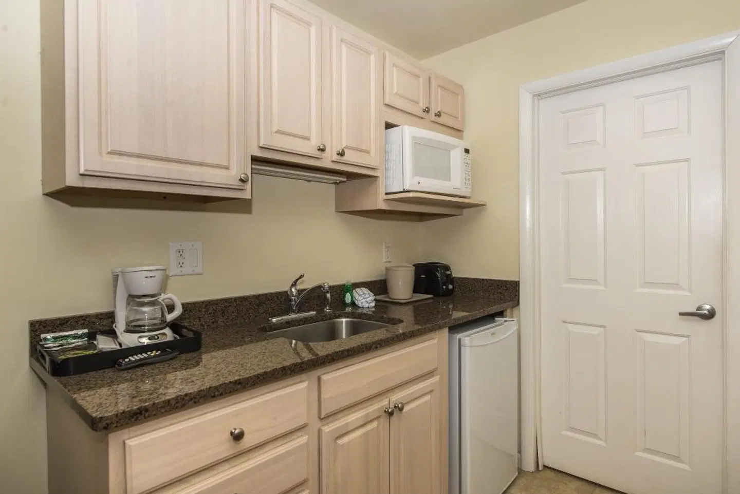 The Beach Club on Madison Avenue ROOM_EXAMPLE