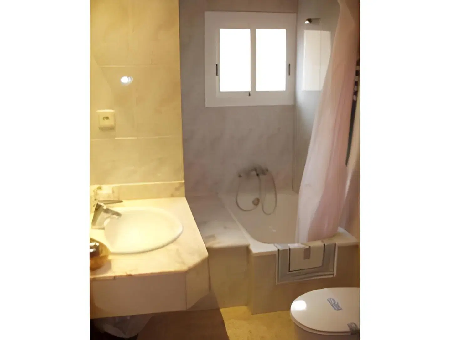 Aparthotel Solifemar Badezimmer