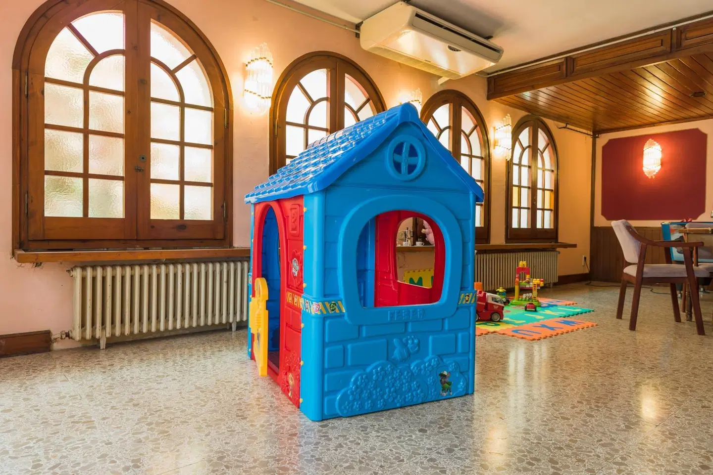 Mercedes SPORTS_AND_LEISURE