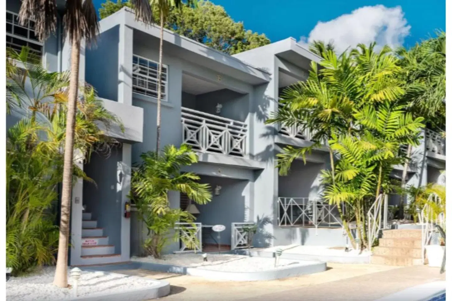 The Palm Resort EXTERIOR