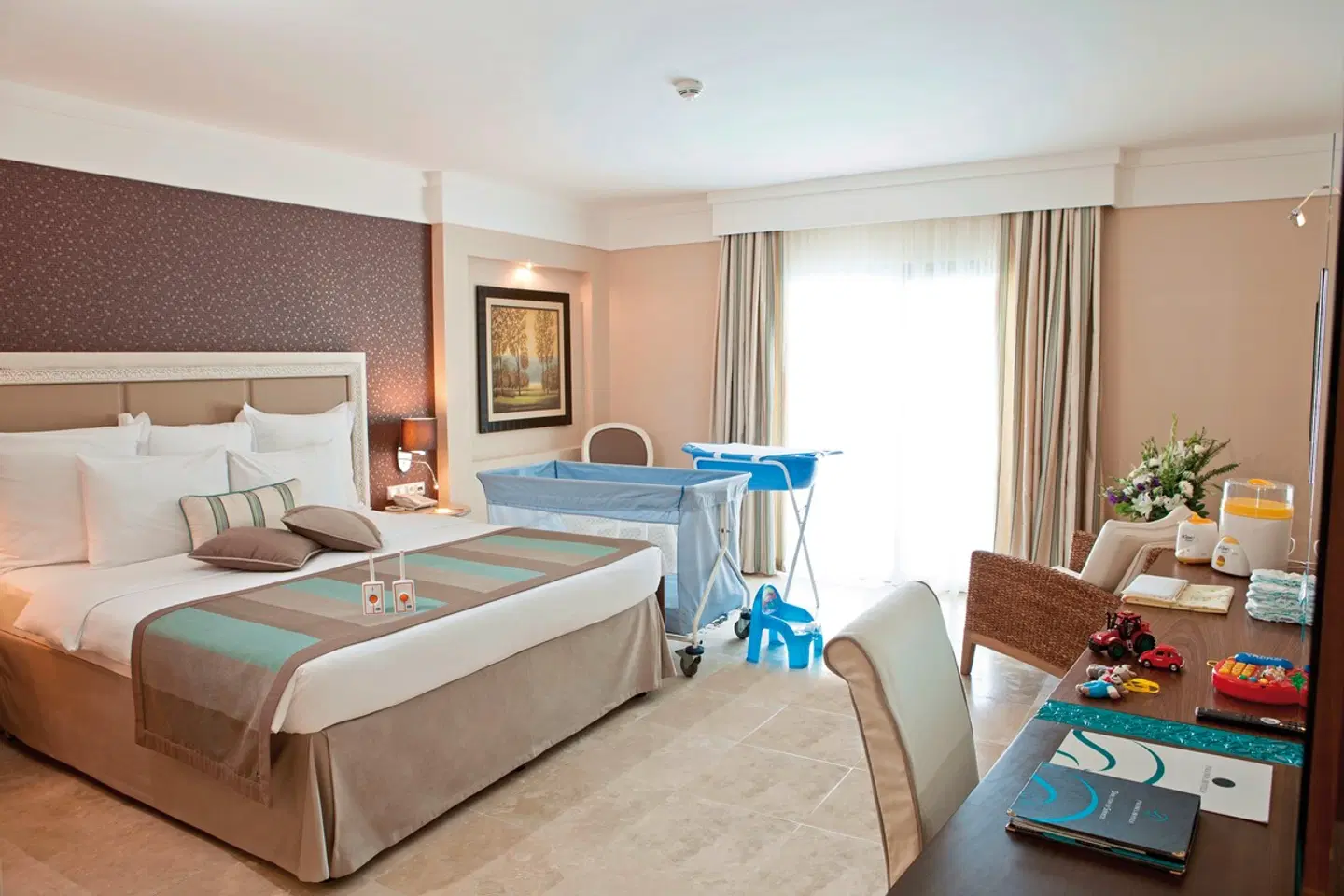 Paloma Pasha ROOM_EXAMPLE