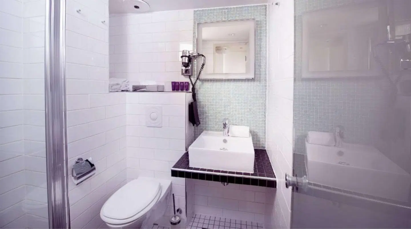 Clarion Collection Home Hotel Grand Bodo Badezimmer