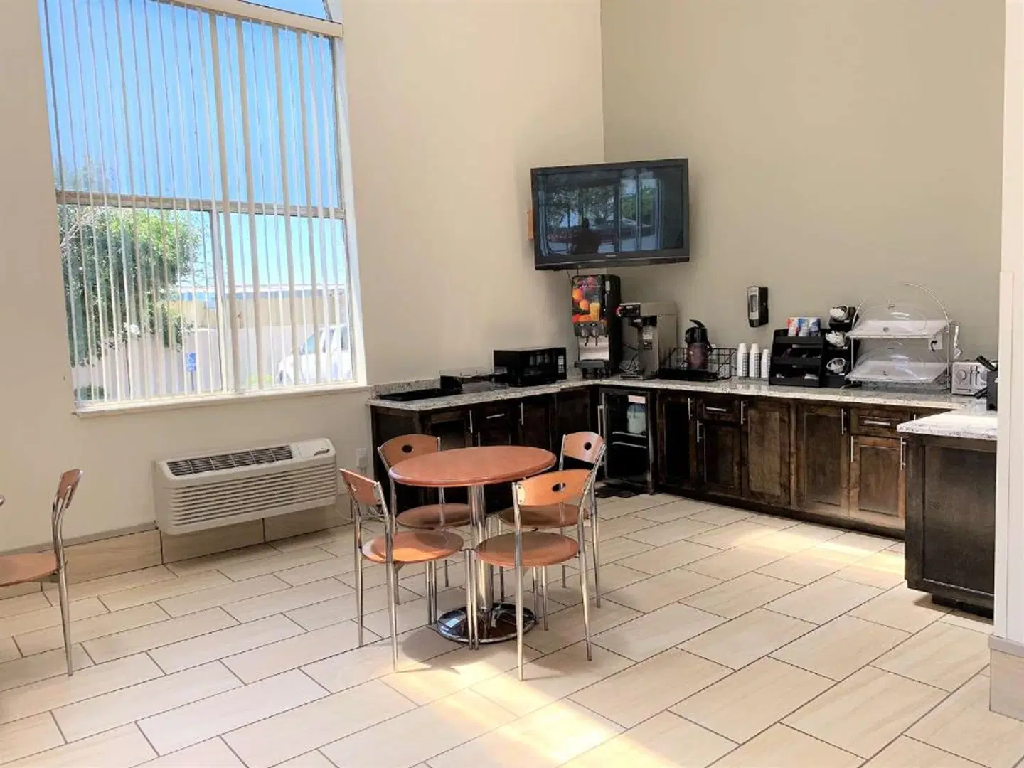 SureStay Hotel By Best Western Albuquerque Midtown Bar