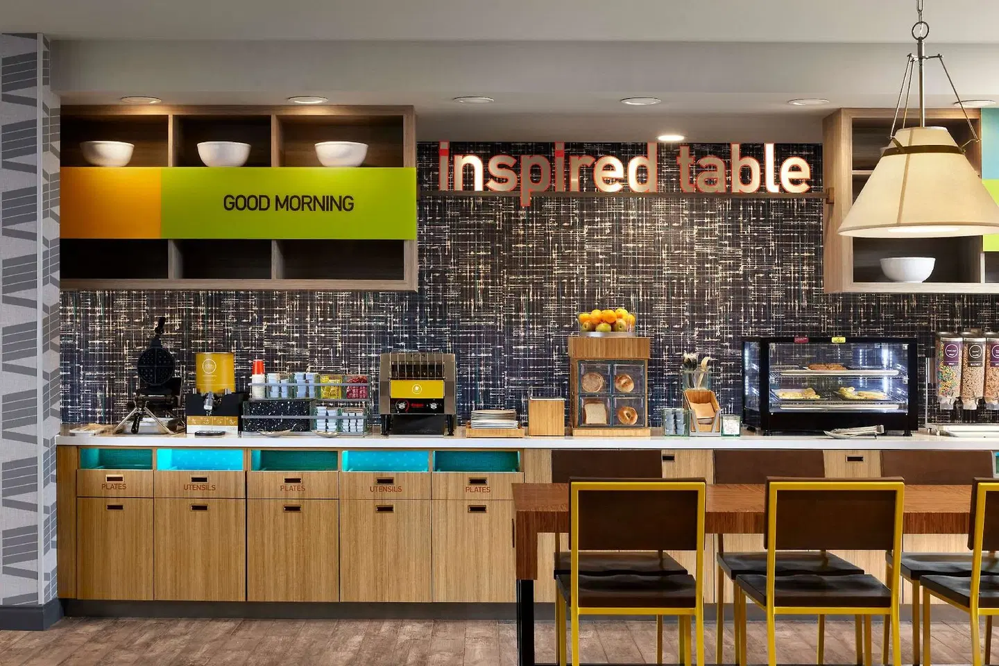 Home2 Suites by Hilton Bend, OR Bar