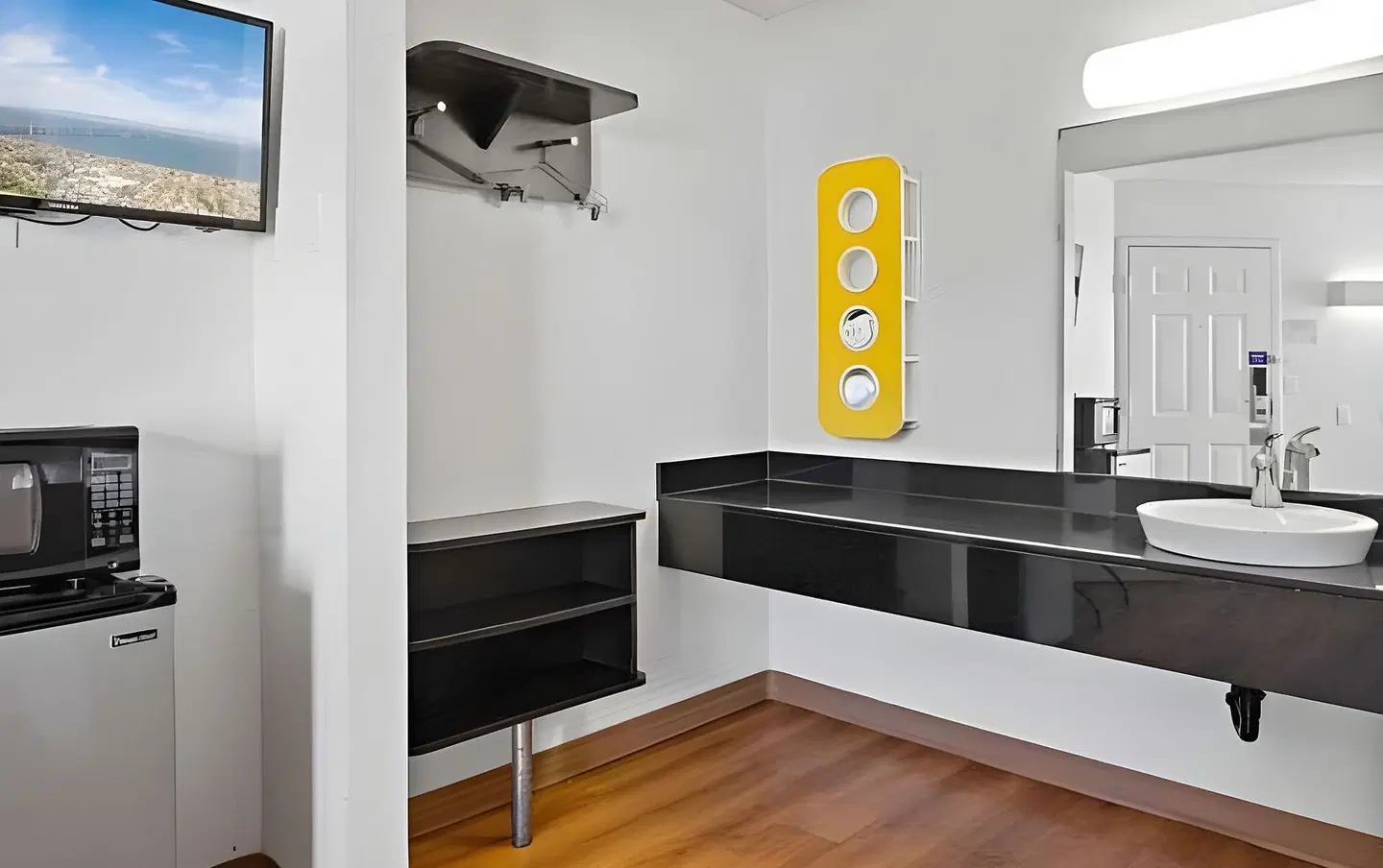 Motel 6 Carlsbad, CA - Village ROOM_EXAMPLE