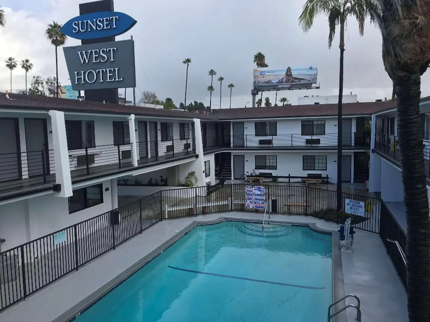 Sunset West Hotel, SureStay Collection By Best Western EXTERIOR