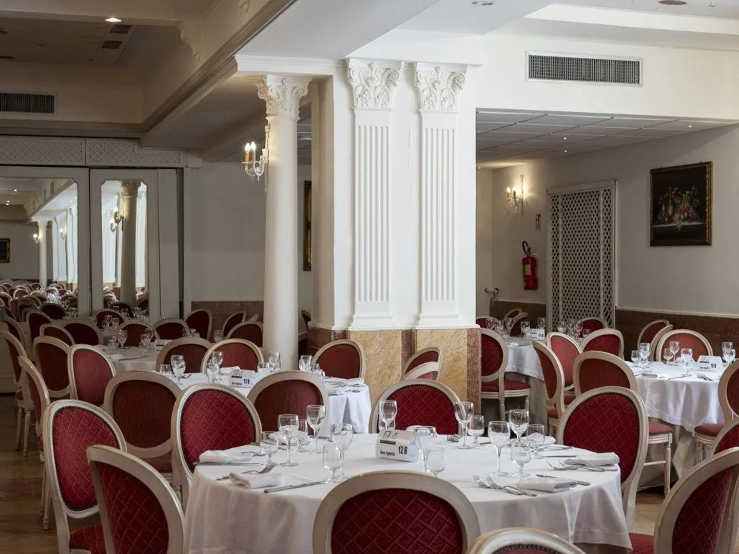 Delfino Beach Hotel Restaurant