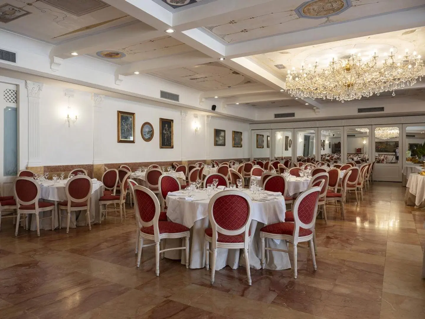 Delfino Beach Hotel Restaurant