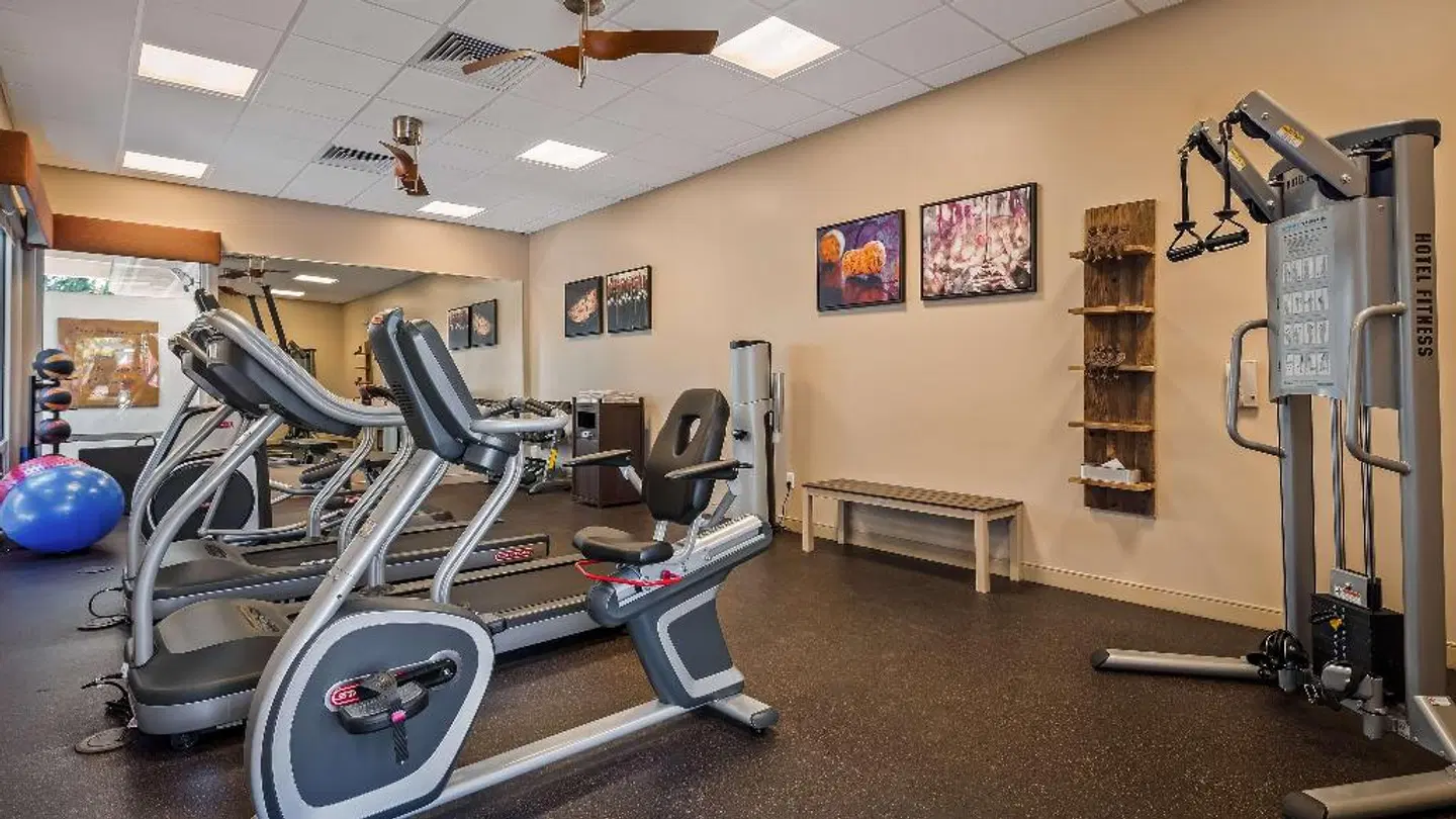 Best Western PLUS Black Oak SPORTS_AND_LEISURE