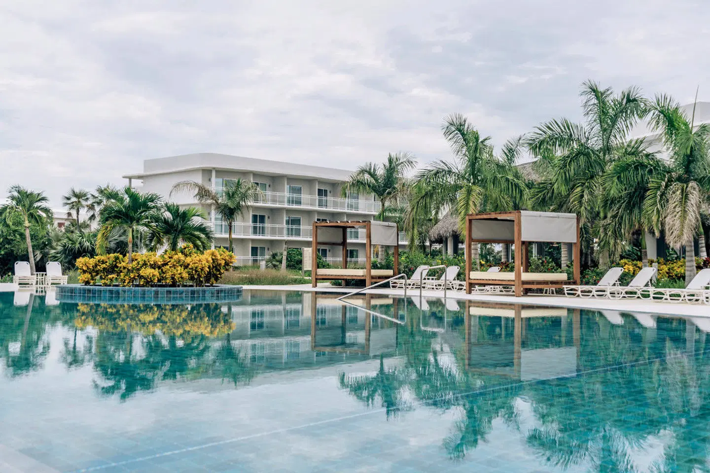 Iberostar Selection Esmeralda OUTDOOR_POOL