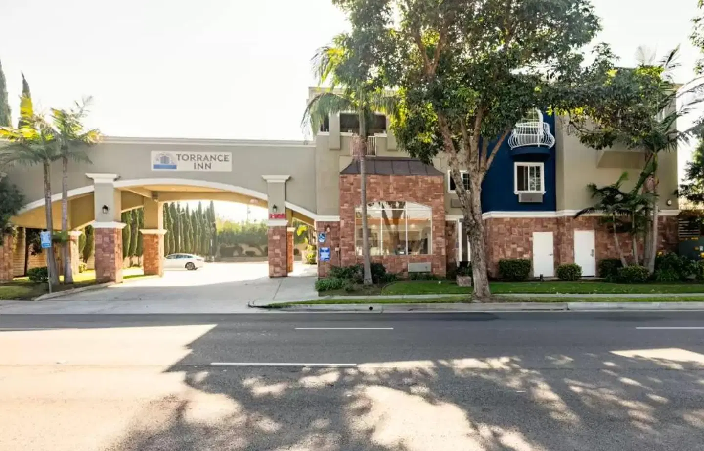 Super 8 by Wyndham Torrance LAX Airport Area EXTERIOR