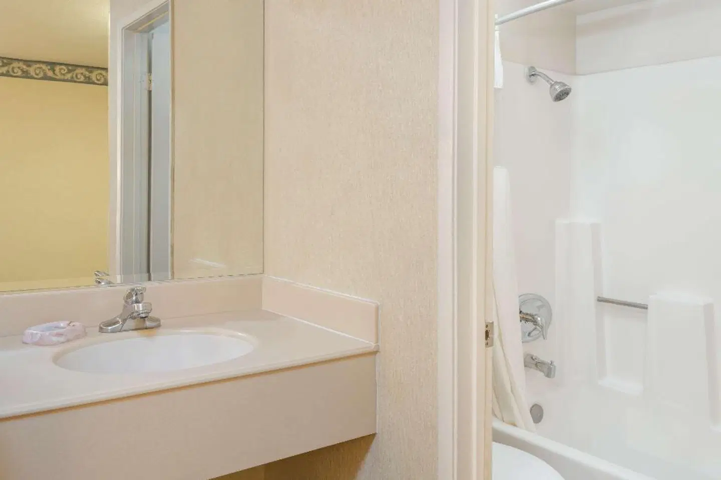 San Clemente Beach Travelodge Badezimmer