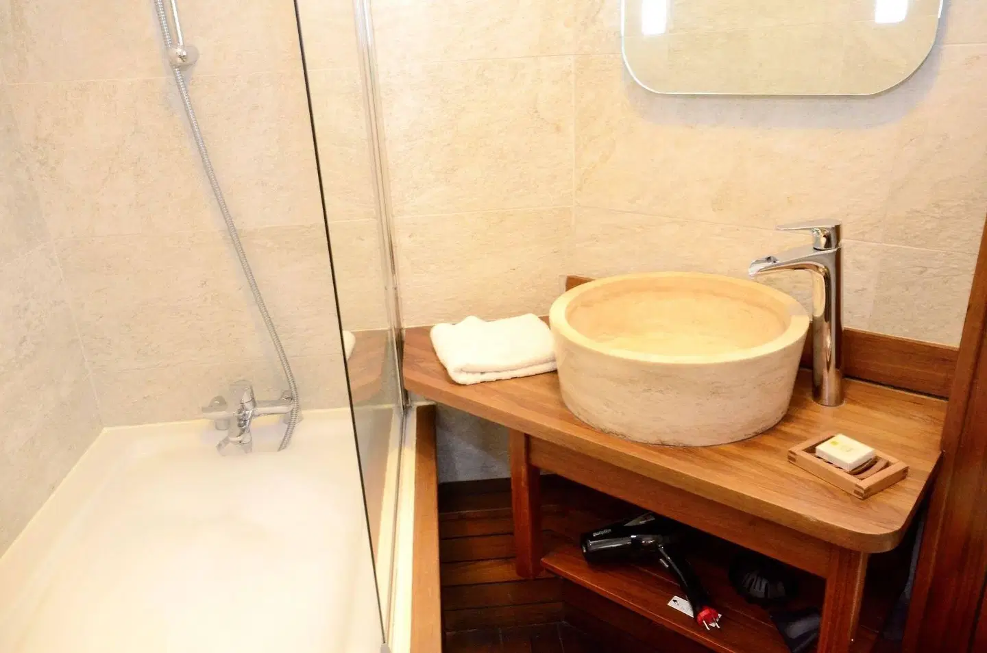 Green Hotels Confort Paris 13 Badezimmer