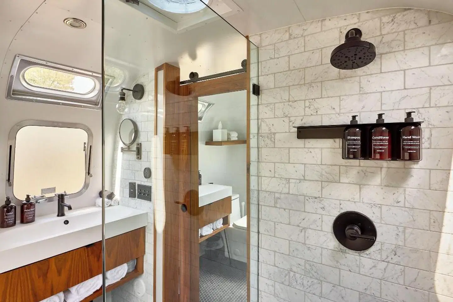 AutoCamp Sequoia Badezimmer