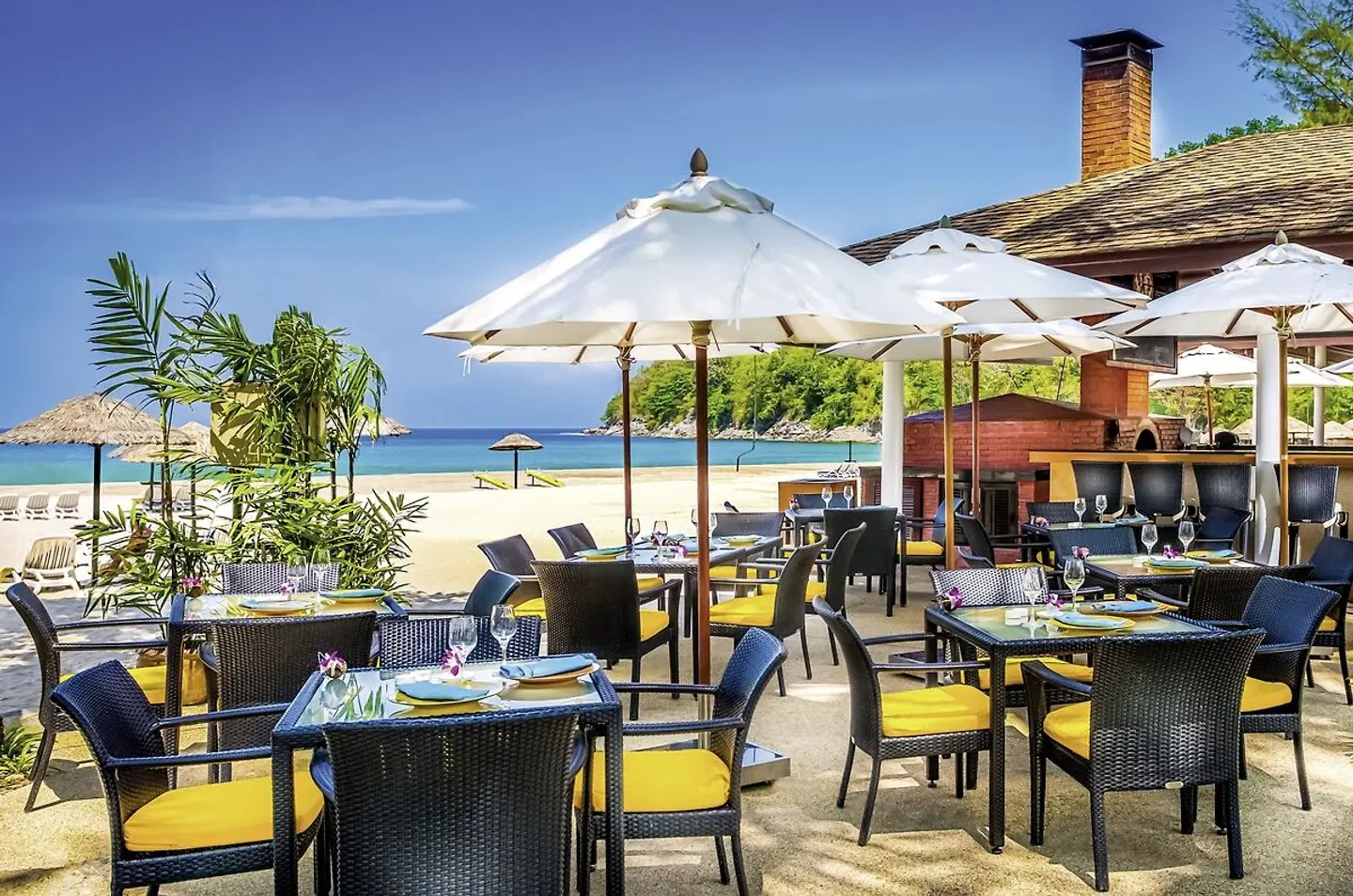 Le Meridien Phuket Beach Resort Restaurant