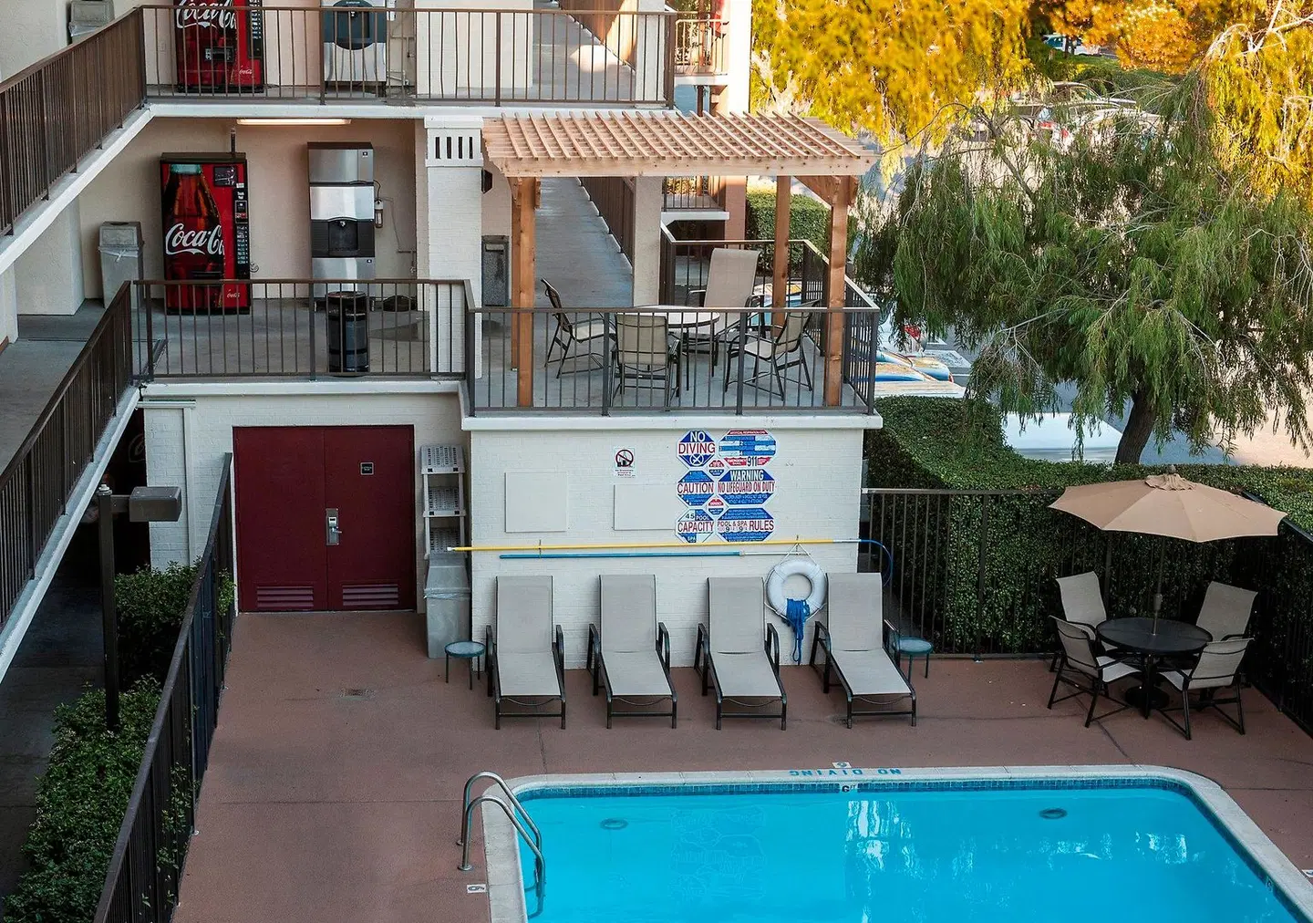 Red Roof Inn San Francisco Airport OUTDOOR_POOL