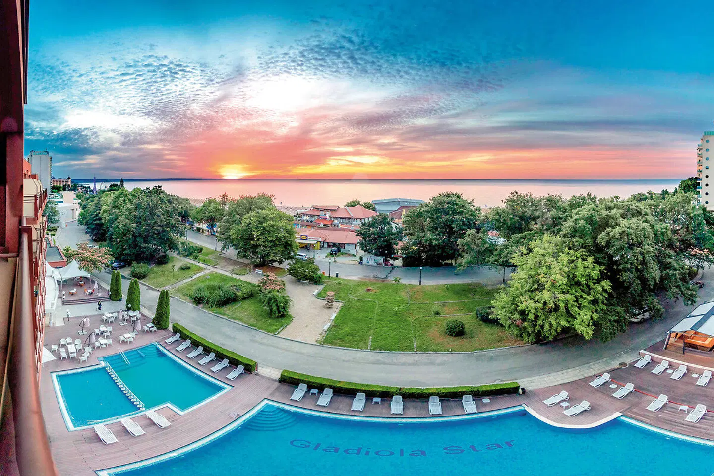 Gladiola Star EXTERIOR