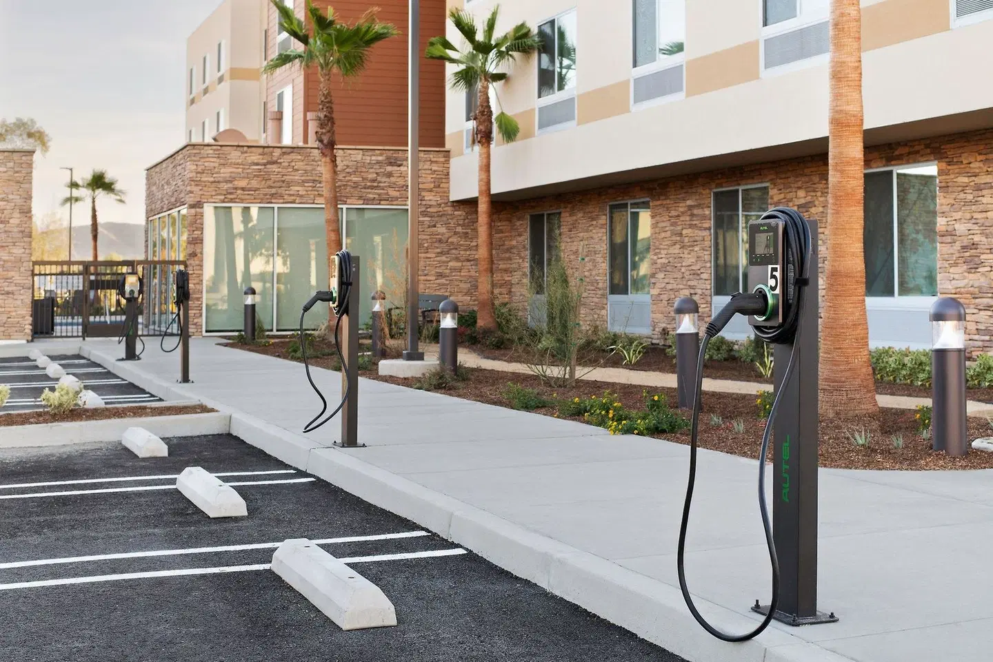 Fairfield by Marriott Inn & Suites Chino EXTERIOR