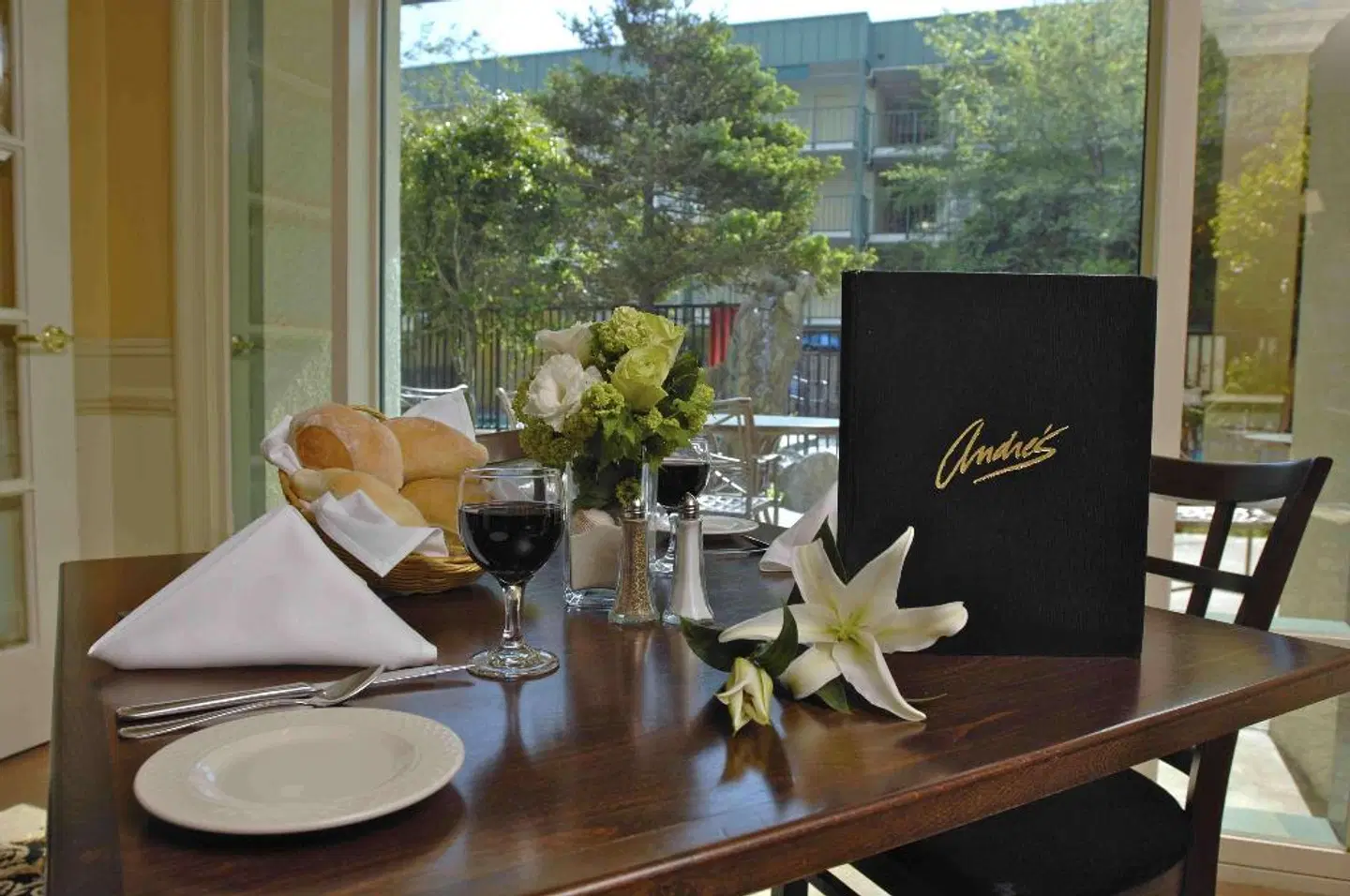 DoubleTree by Hilton Torrance - South Bay Restaurant