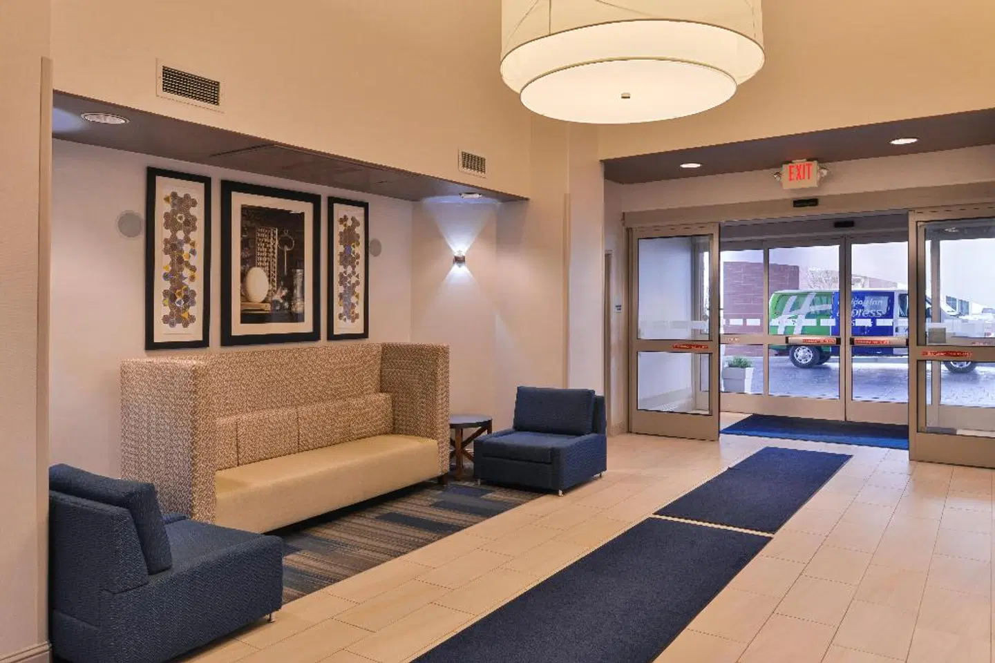 Holiday Inn Express Woodland LOUNGE_LOBBY