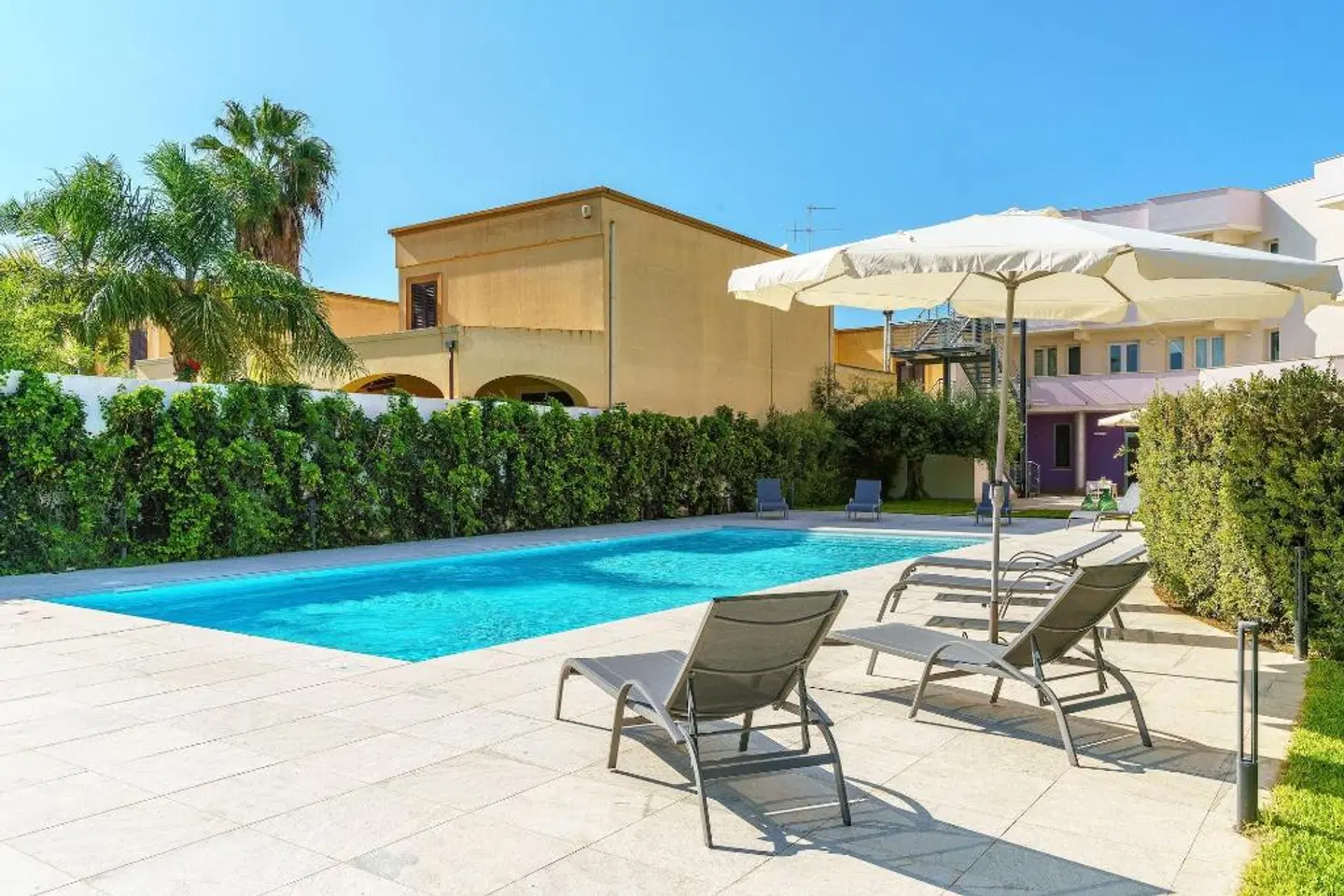 Travini Hotel Residence OUTDOOR_POOL